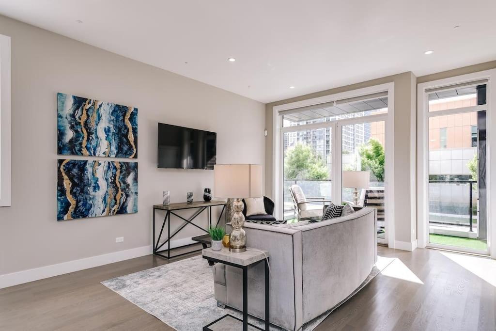 Stunning Duplex Condo #1 - Downtown River North Chicago Extérieur photo