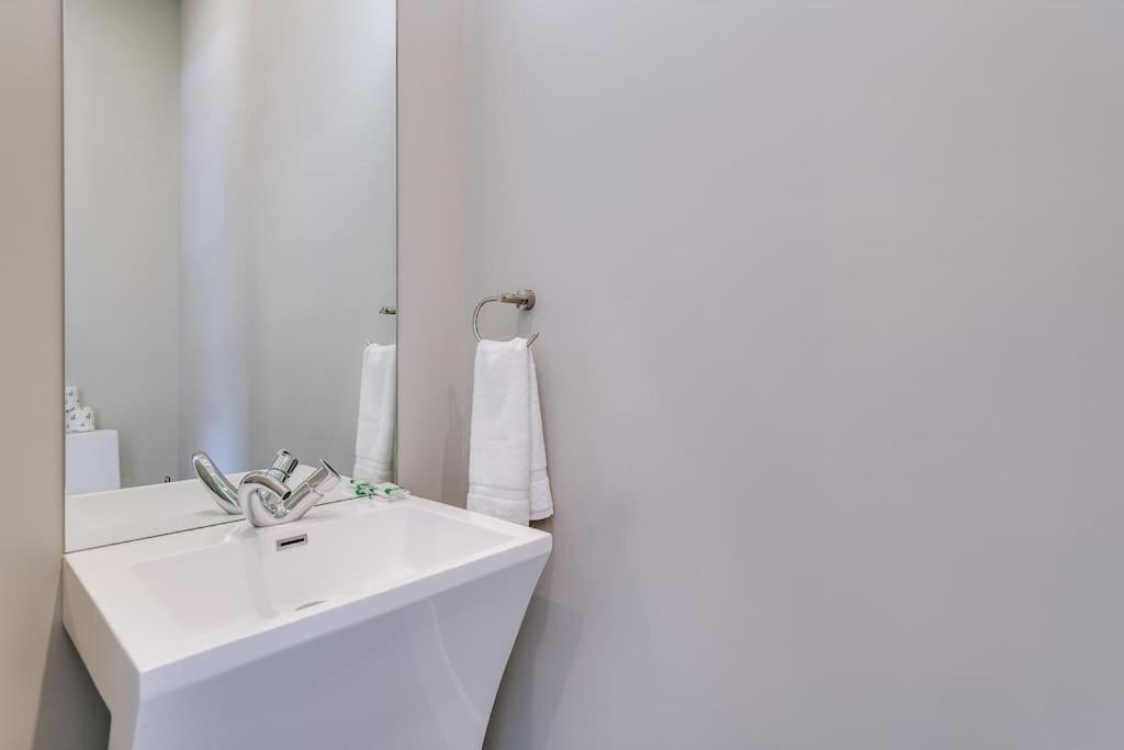 Stunning Duplex Condo #1 - Downtown River North Chicago Extérieur photo